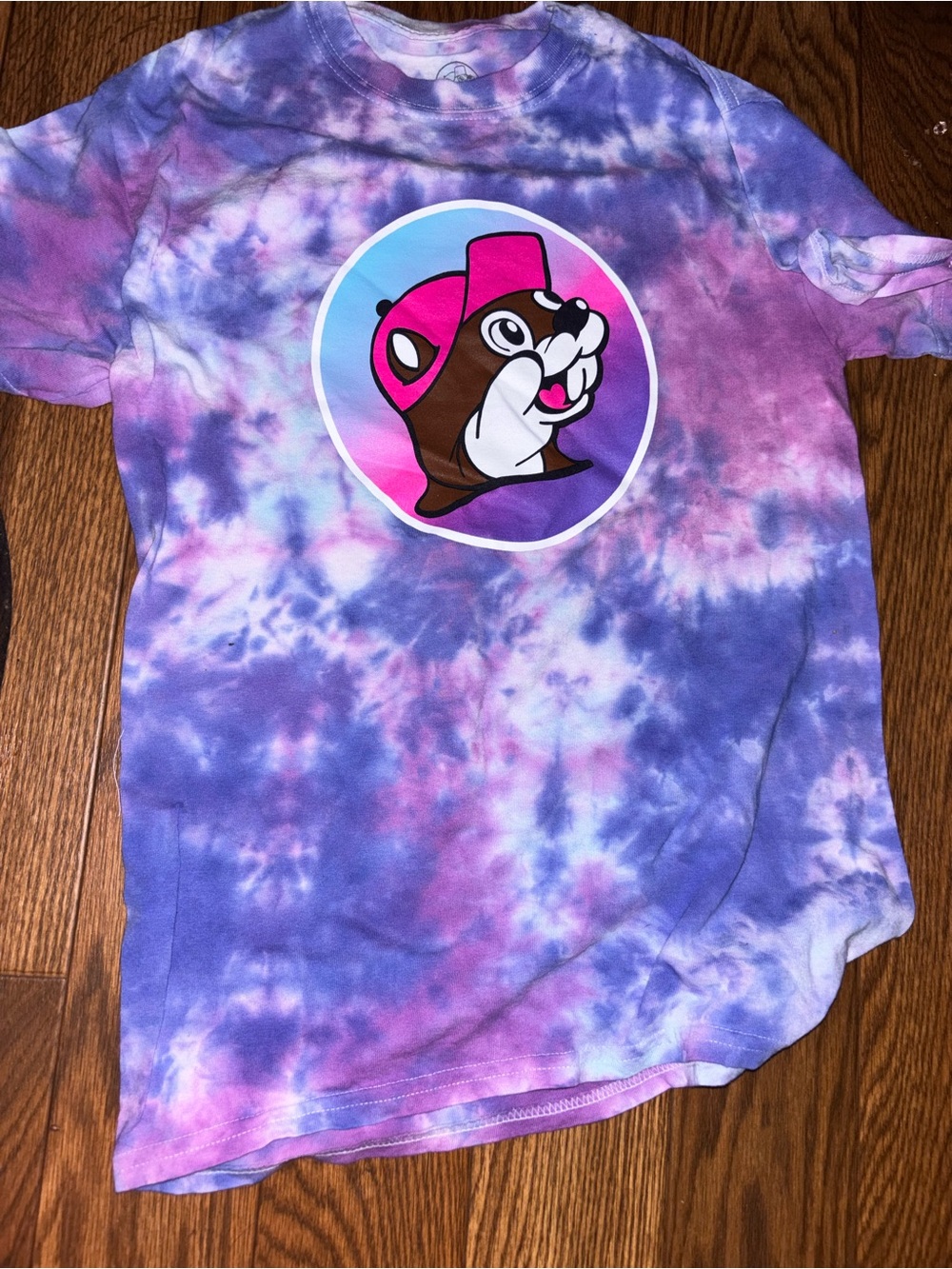 Bucees shirts size large